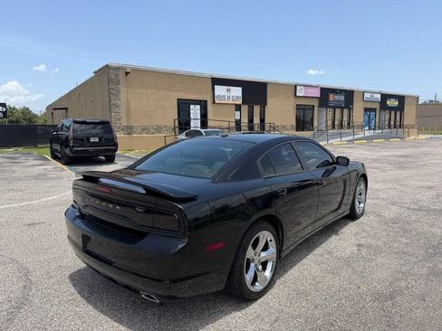 Used 2013 Dodge Charger SXT w/ Rallye Appearance Group RWD image 5