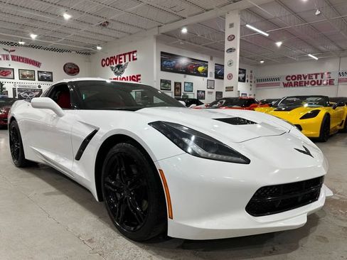 Used 2017 Chevrolet Corvette Stingray Coupe w/ Carbon Flash Badge Package RWD image 5
