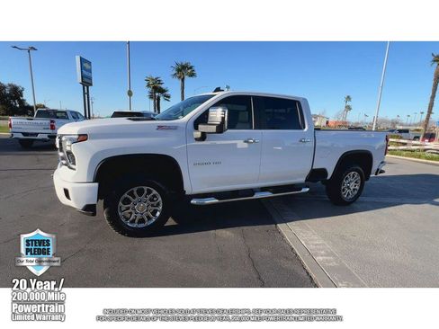 Certified 2025 Chevrolet Silverado 2500 LT w/ Z71 Chrome Sport Edition image 5