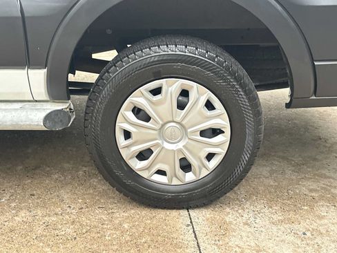 Used 2025 Ford Transit 250 Low Roof w/ Exterior Upgrade Package RWD image 28