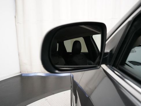 Used 2016 Jeep Cherokee Limited image 24