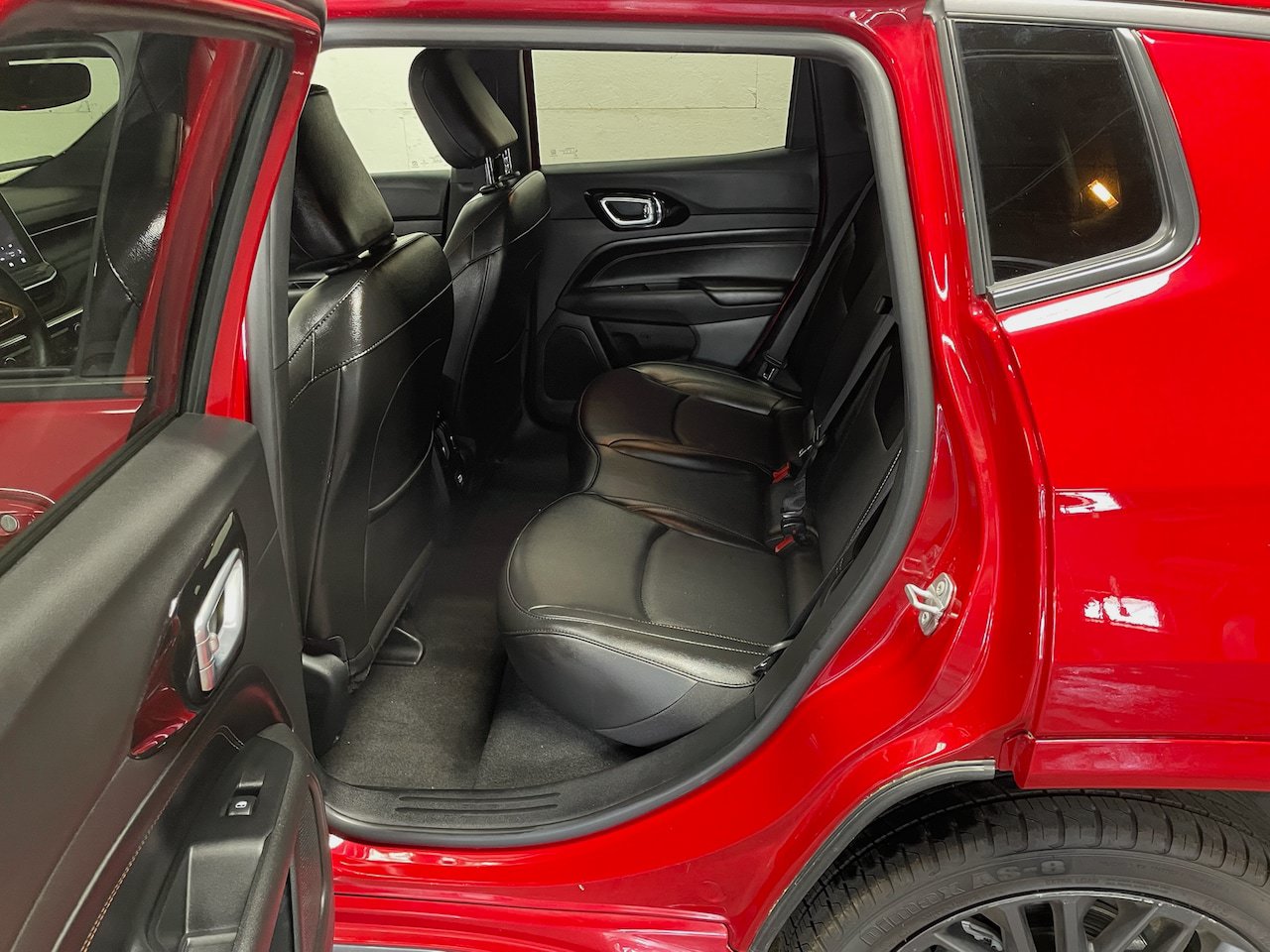 Used 2022 Jeep Compass Limited AWD/4WD image 10