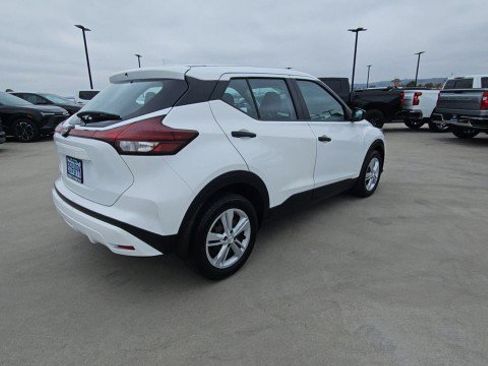 Used 2023 Nissan Kicks S FWD image 8
