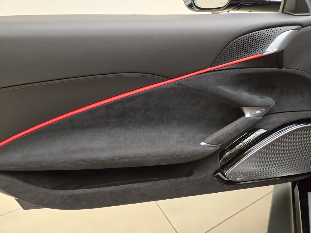 Used 2024 Ferrari Roma RWD image 31