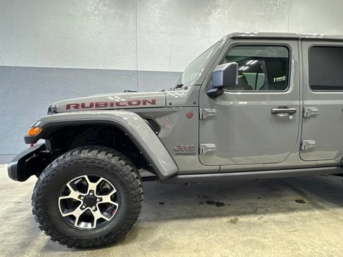 Used 2022 Jeep Wrangler Unlimited Rubicon w/ LED Lighting Group AWD/4WD image 9
