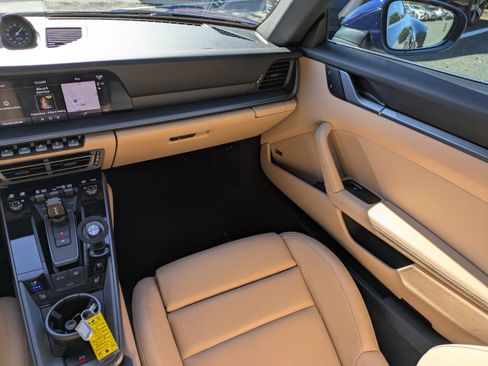 Used 2024 Porsche 911 Carrera 4 image 18