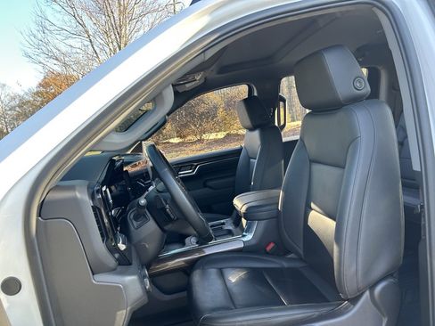 Used 2024 Chevrolet Silverado 1500 LT Trail Boss w/ Convenience Package II image 39