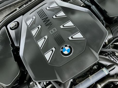 Used 2023 BMW 760i xDrive AWD/4WD image 31