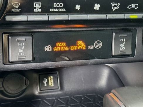 Certified 2025 Toyota RAV4 SE w/ Convenience Package image 19