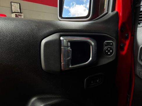 Used 2025 Jeep Wrangler Unlimited Sport AWD/4WD image 17