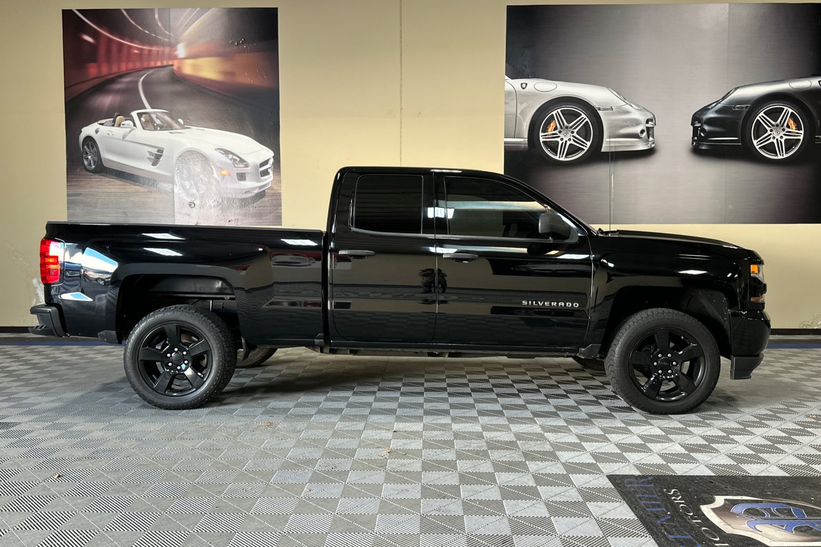 Used 2017 Chevrolet Silverado 1500 W/T w/ Black Out Edition RWD image 3