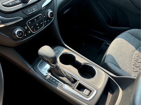 Certified 2024 Chevrolet Equinox LT w/ LPO, Floor Liner Package FWD image 19