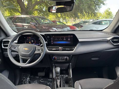 Used 2025 Chevrolet TrailBlazer LT FWD image 31