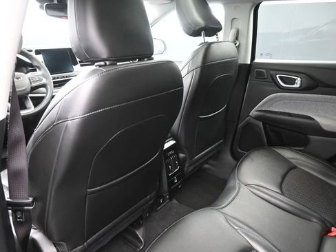 Used 2022 Jeep Compass Latitude w/ Sun and Sound Group image 23