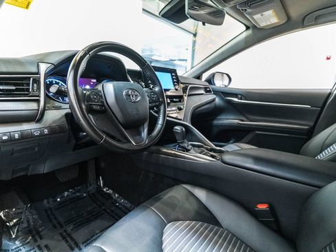 Used 2023 Toyota Camry SE AWD/4WD image 4