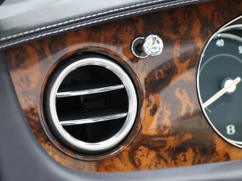 Used 2017 Bentley Continental GT image 23
