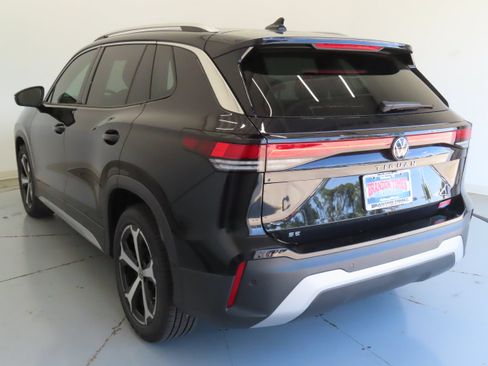 New 2026 Volkswagen Tiguan SE FWD image 6