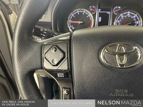 Used 2020 Toyota 4Runner Venture w/ Moonroof Package AWD/4WD image 43