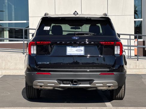 New 2026 Ford Explorer Active w/ Active Comfort Package image 4