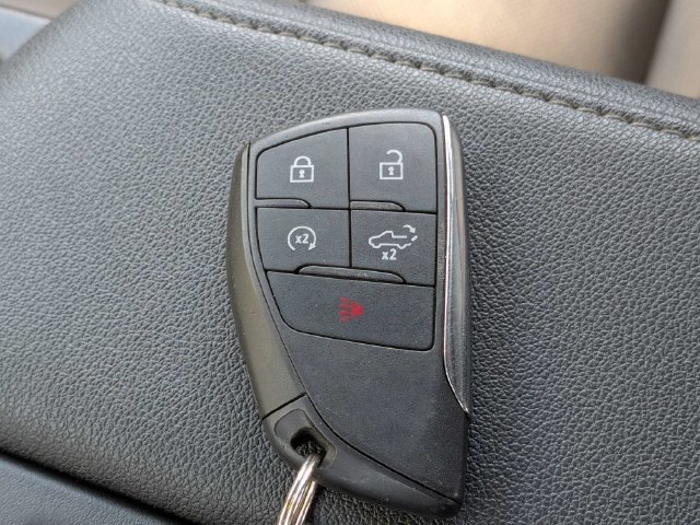 Used 2025 GMC Sierra 1500 SLT AWD/4WD image 33