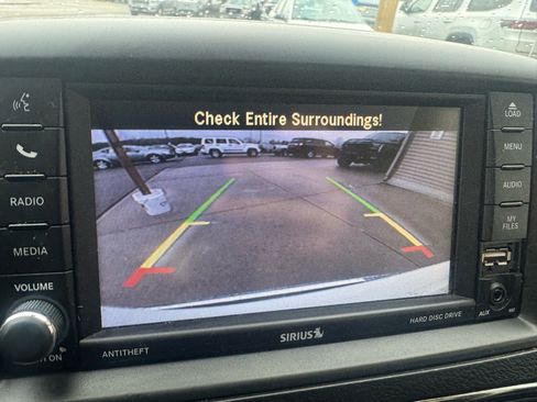 Used 2019 Dodge Grand Caravan SE w/ UConnect Hands-Free Group image 21