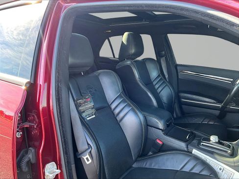 Used 2023 Chrysler 300 C RWD image 29