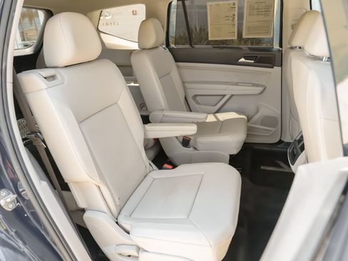 Used 2022 Volkswagen Atlas SE w/ Panoramic Sunroof Package FWD image 37