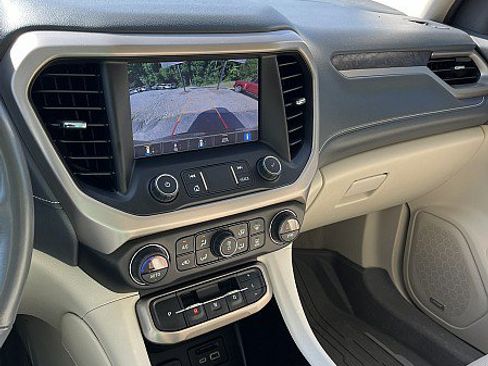 Used 2022 GMC Acadia Denali w/ Denali Technology Package FWD image 10