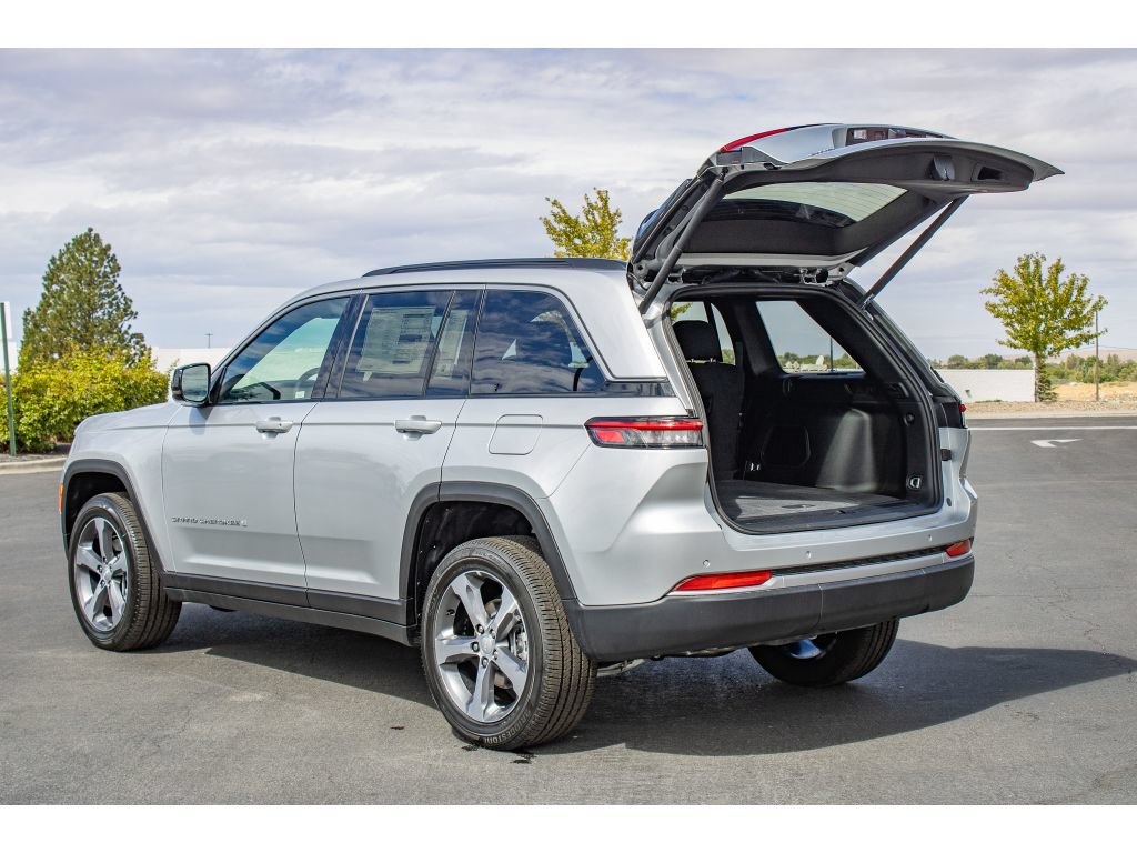 New 2026 Jeep Grand Cherokee Limited AWD/4WD image 9