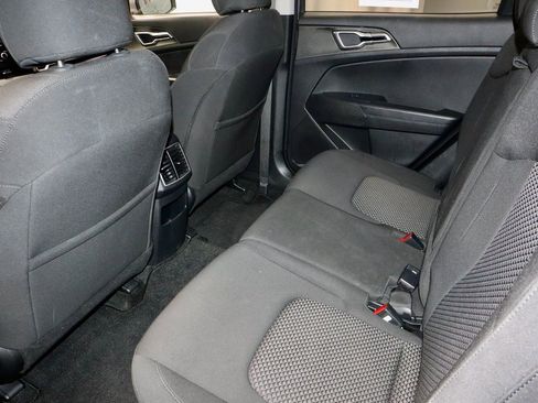 Used 2023 Kia Sportage LX image 21