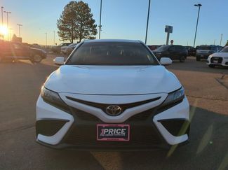 Used 2021 Toyota Camry SE video 2