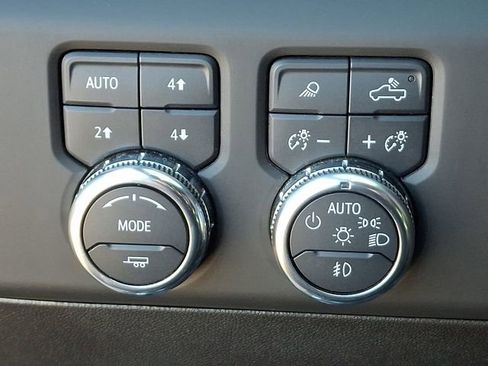 Used 2025 GMC Sierra 2500 AT4X image 27