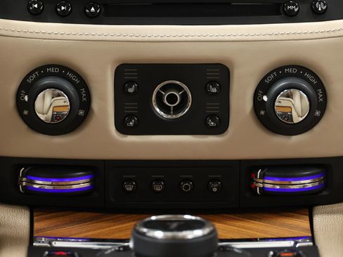 Used 2014 Rolls-Royce Wraith RWD image 54