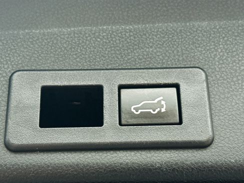 Used 2020 Subaru Ascent Premium w/ Convenience Package image 14