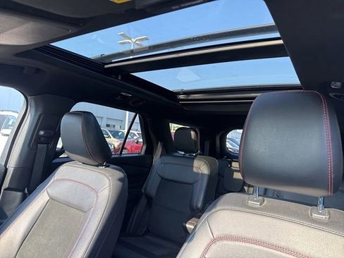 Used 2022 Ford Explorer ST-Line w/ Class IV Trailer Tow Package AWD/4WD image 20