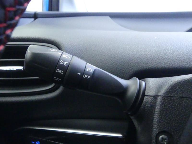 Used 2020 Toyota Prius LE AWD/4WD image 15