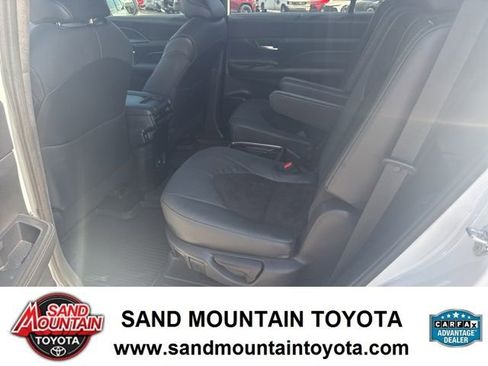 Used 2024 Toyota Grand Highlander AWD Hybrid image 14