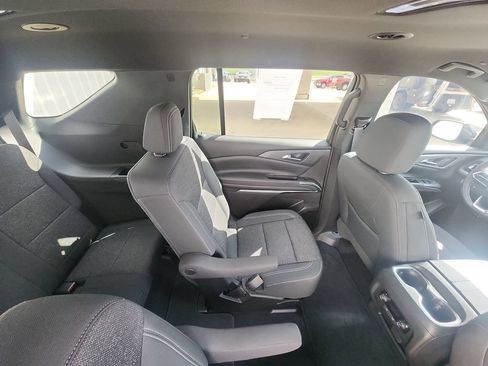 Used 2025 Chevrolet Traverse LT w/ Driver Confidence Package FWD image 13