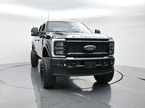 New 2025 Ford F250 XLT w/ Black Appearance Package image 5