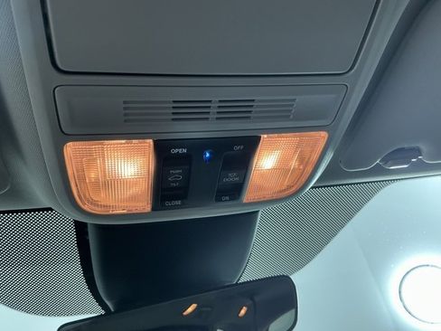 Certified 2025 Honda Odyssey EX-L image 32