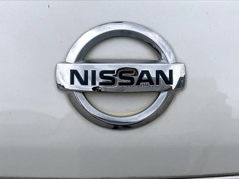 Used 2013 Nissan Rogue SV w/ Premium Pkg image 29