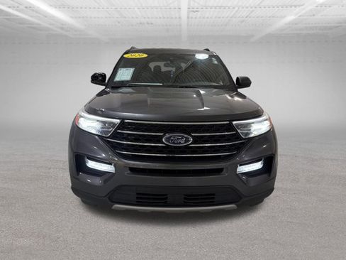 Used 2020 Ford Explorer XLT w/ Equipment Group 202A AWD/4WD image 2