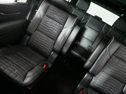 Used 2023 Cadillac Escalade ESV Premium Luxury Platinum w/ LPO, Floor Liner Package AWD/4WD image 12