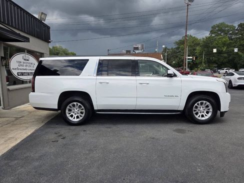 Used 2017 GMC Yukon XL SLT w/ HD Trailering Package AWD/4WD image 7