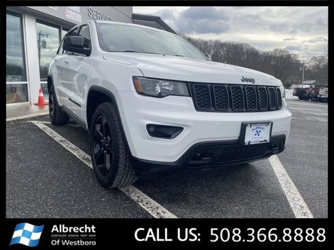 Used 2020 Jeep Grand Cherokee Laredo image 7