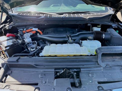 Used 2022 Ford F150 Lariat w/ Equipment Group 502A High RWD image 32