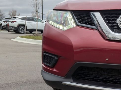 Used 2015 Nissan Rogue S image 9