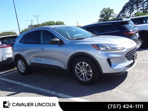Used 2022 Ford Escape SE w/ Convenience Package FWD image 2