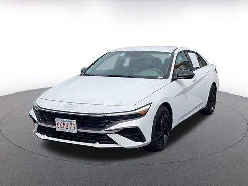 Used 2026 Hyundai Elantra Sport FWD image 7