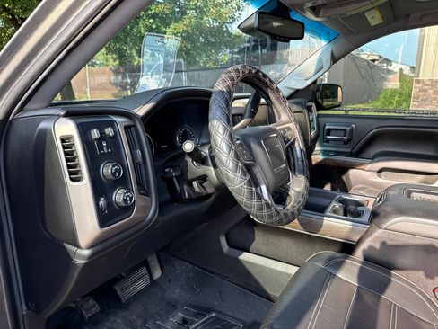 Used 2017 GMC Sierra 1500 Denali w/ Denali Ultimate Package AWD/4WD image 11